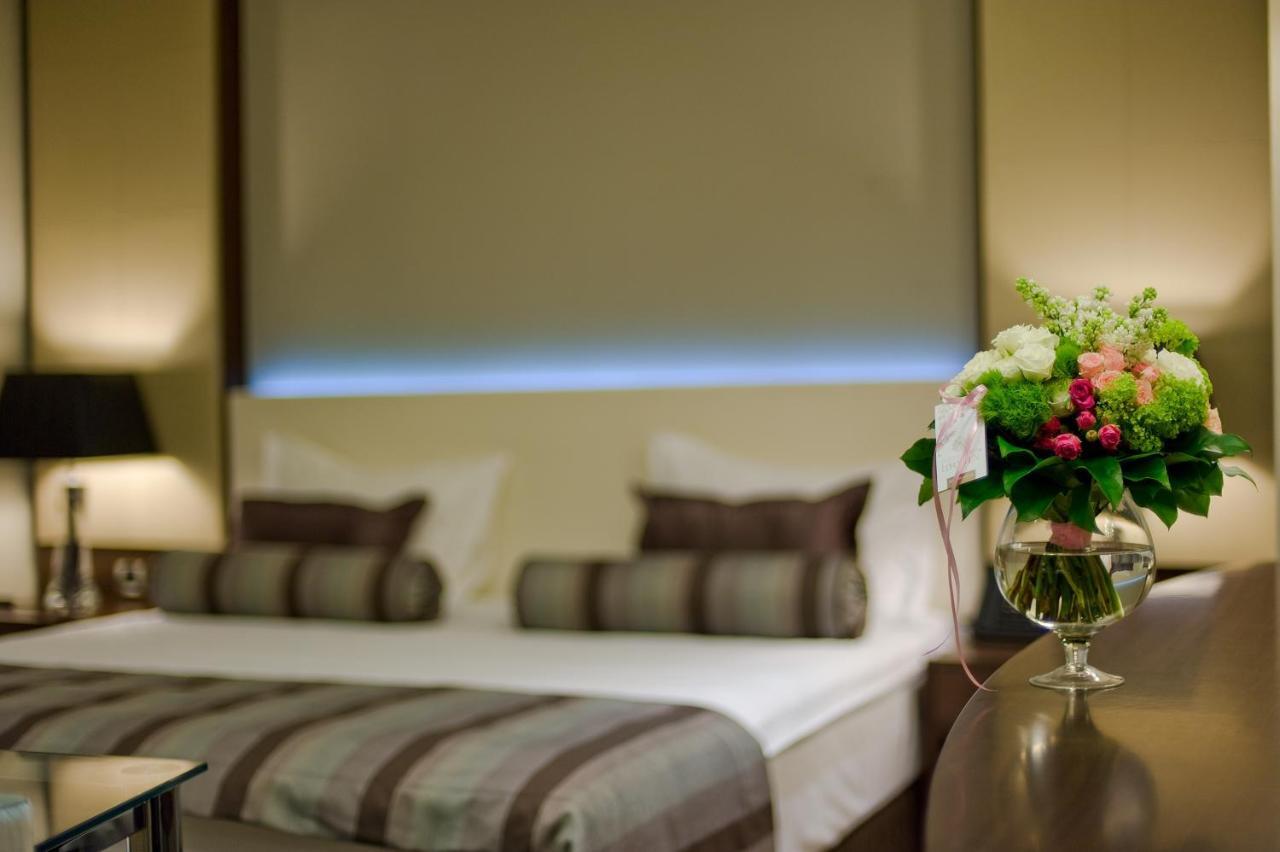 Kharkiv Palace Hotel Εξωτερικό φωτογραφία